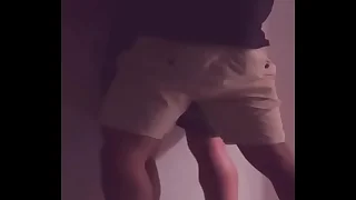 Mi &lpar;U&Ntilde;4D0 ME FOLLA A ESCONDIDAS MIENTRAS TODOS VEN NETFLIX